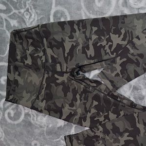 Size 6 Camo Lululemon Align Legging 28"